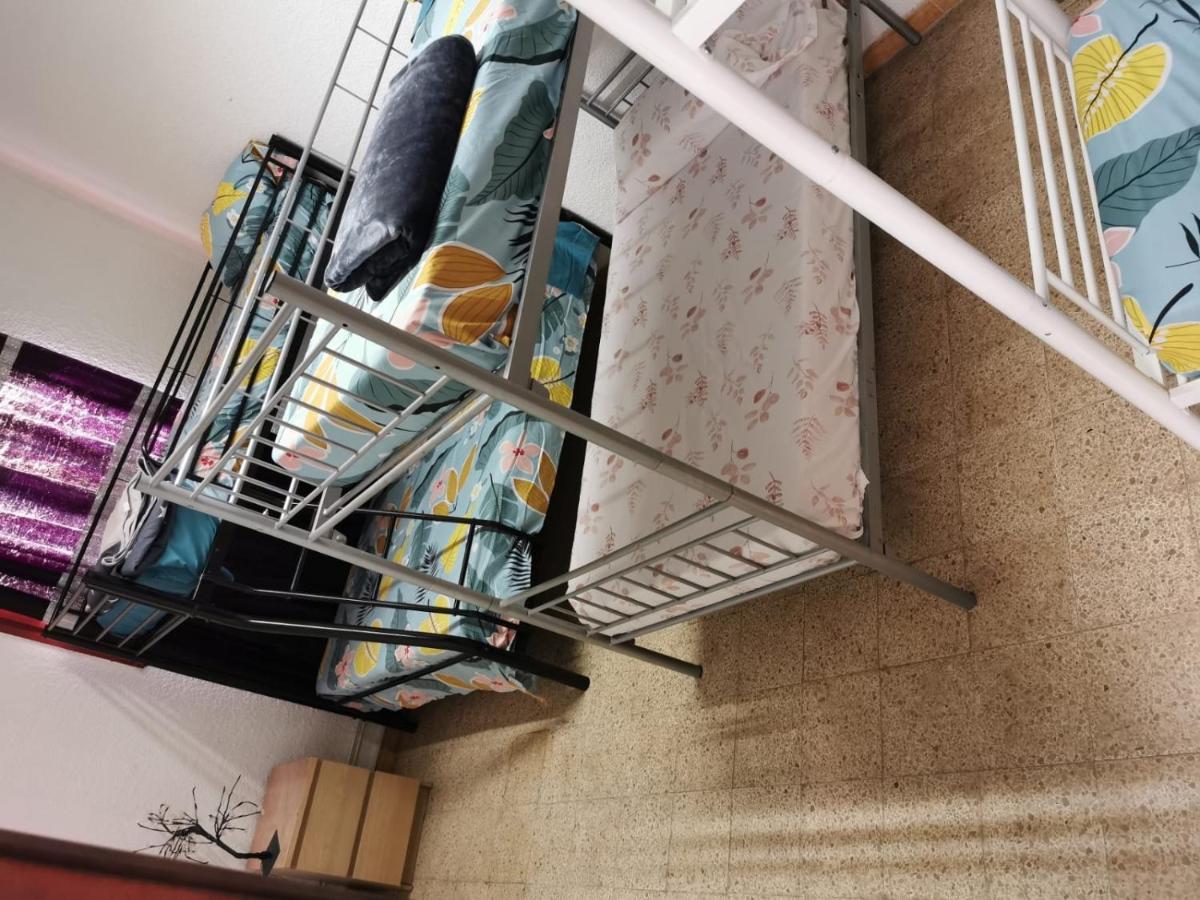 Hostal Babylon Barcelona Bagian luar foto
